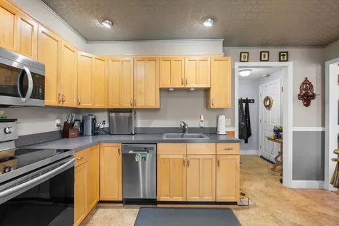 8 River Street Exeter NH 03833