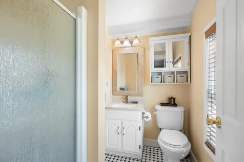 8 River Street Exeter NH 03833