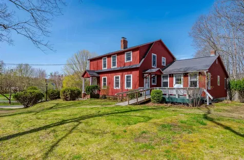 127 Turtle Pond Road Lee NH 03861