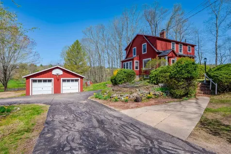 127 Turtle Pond Road Lee NH 03861