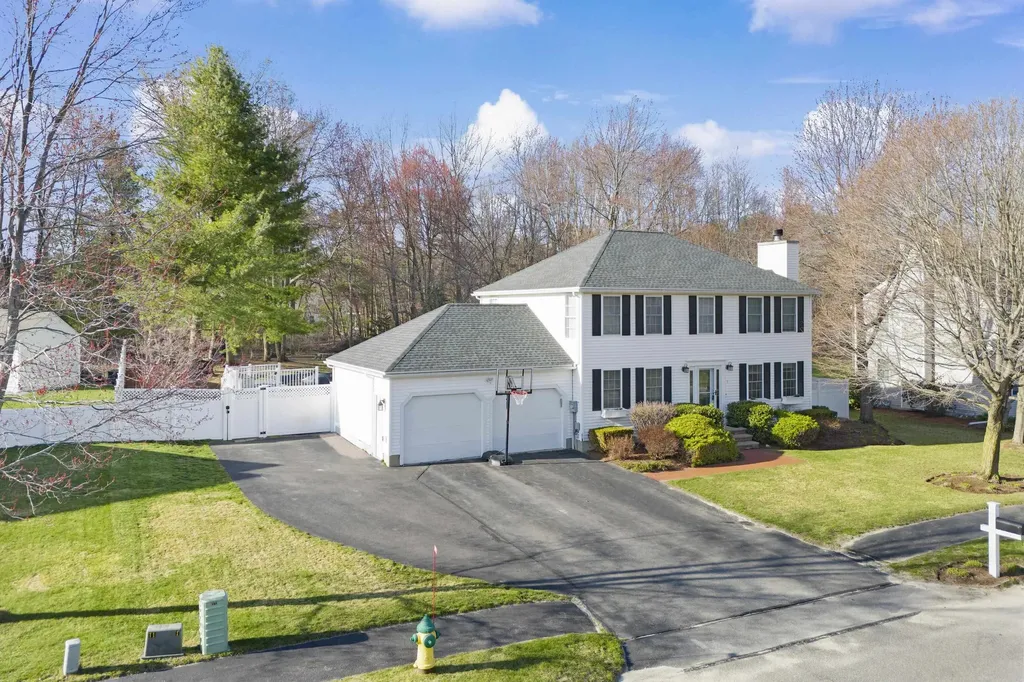 7 Sousa Boulevard Hudson NH 03051