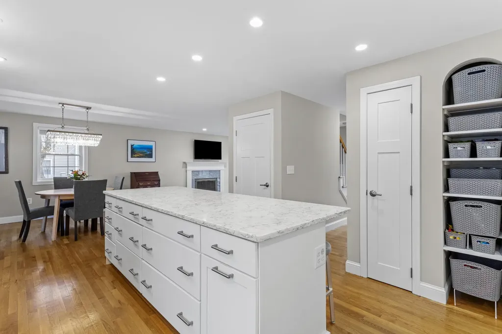 7 Sousa Boulevard Hudson NH 03051
