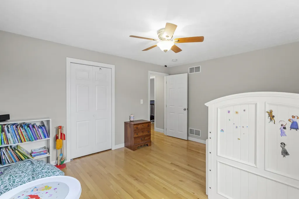 7 Sousa Boulevard Hudson NH 03051
