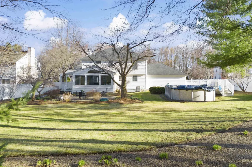 7 Sousa Boulevard Hudson NH 03051