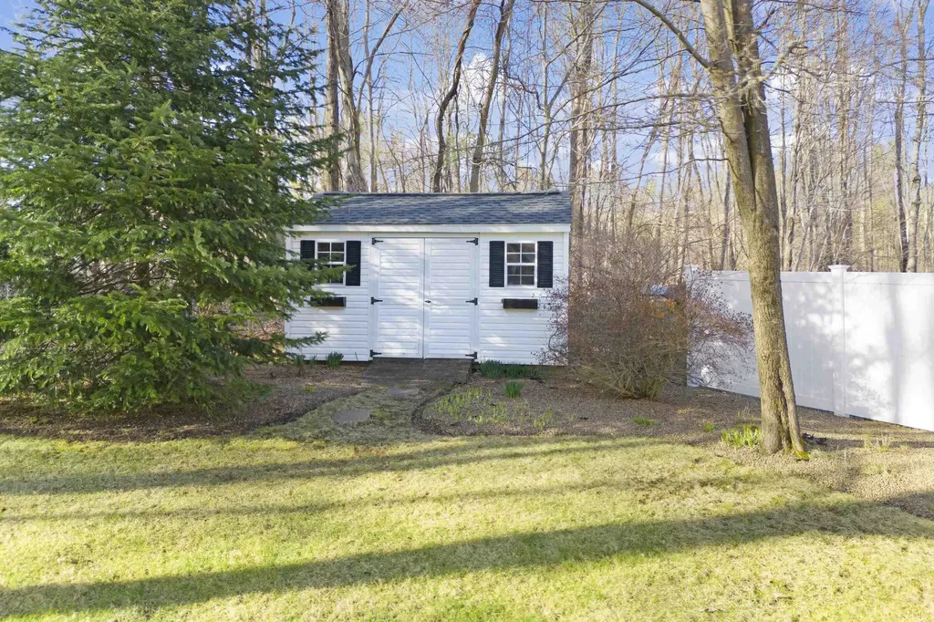 7 Sousa Boulevard Hudson NH 03051