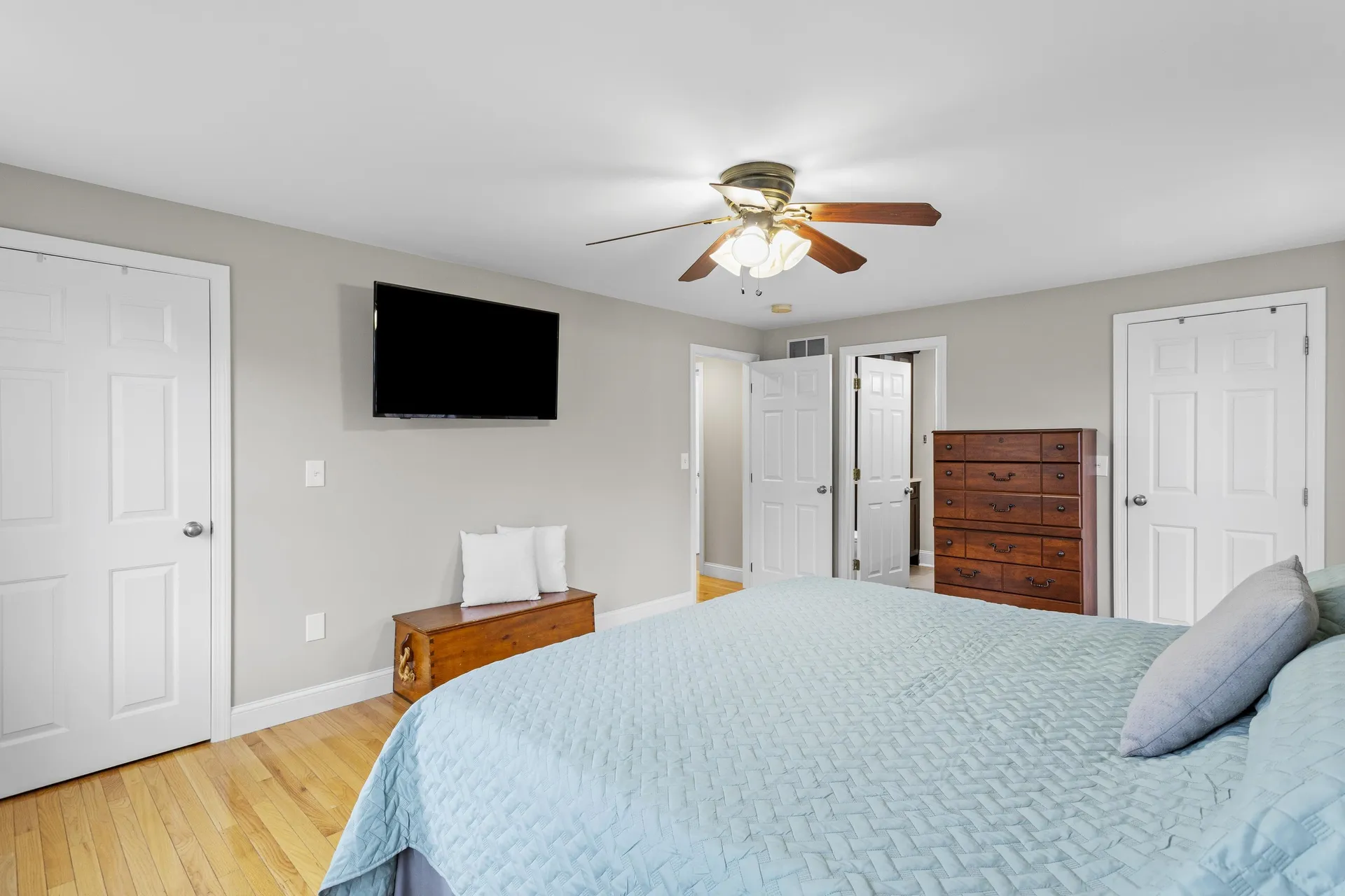 7 Sousa Boulevard Hudson NH 03051