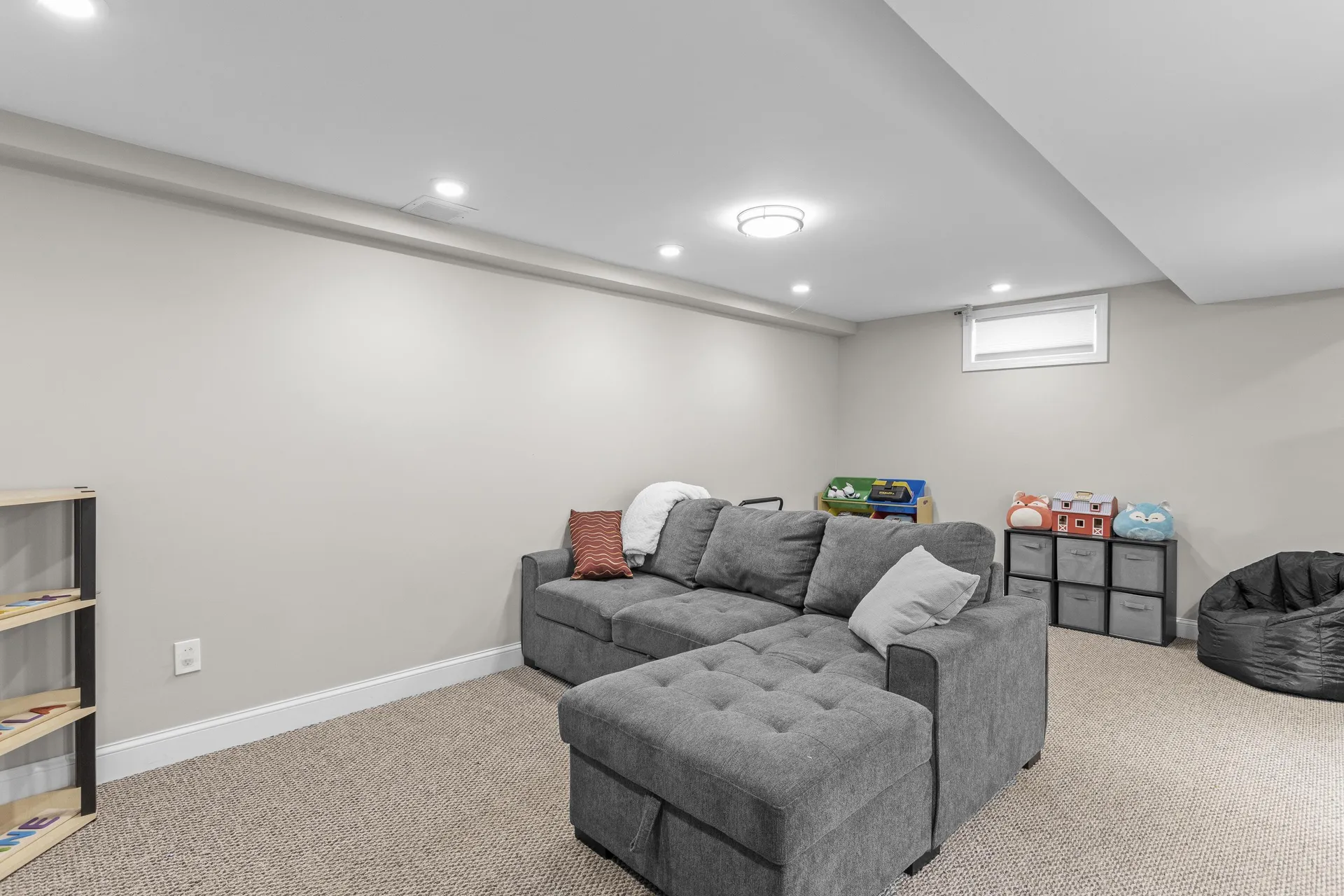 7 Sousa Boulevard Hudson NH 03051