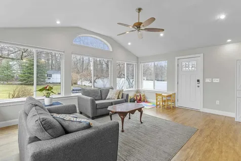 7 Sousa Boulevard Hudson NH 03051
