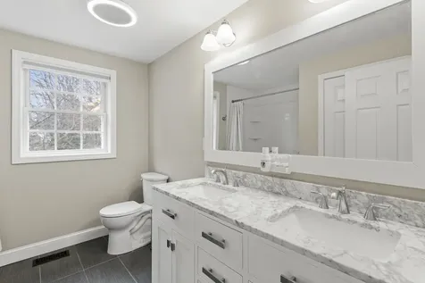 7 Sousa Boulevard Hudson NH 03051