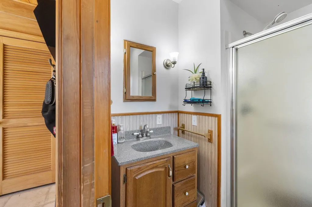 196 Ward Street Manchester NH 03104