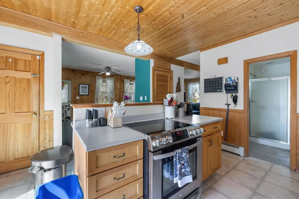 196 Ward Street Manchester NH 03104