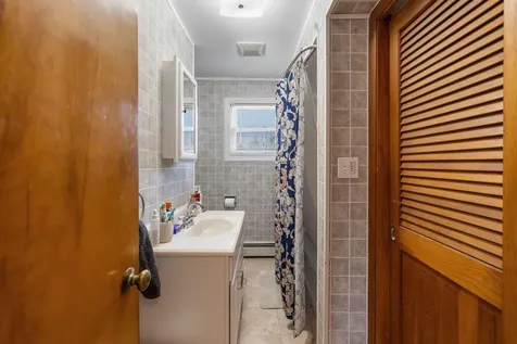 196 Ward Street Manchester NH 03104