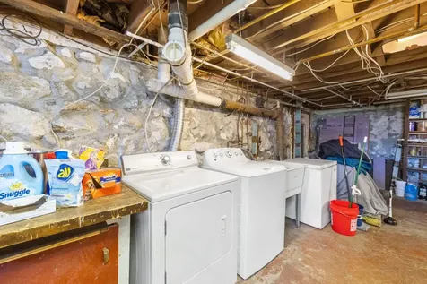 196 Ward Street Manchester NH 03104