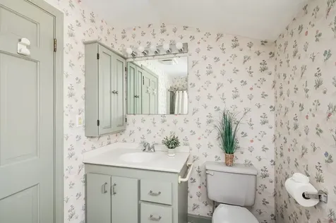 9 Oak Drive Hampton Falls NH 03844