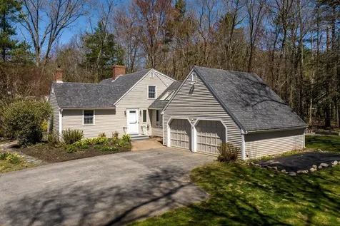 9 Oak Drive Hampton Falls NH 03844