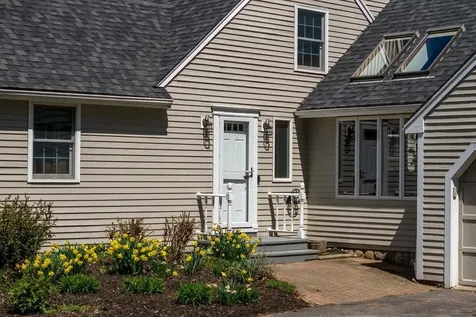 9 Oak Drive Hampton Falls NH 03844