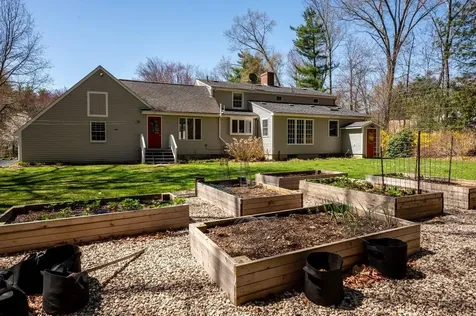 9 Oak Drive Hampton Falls NH 03844