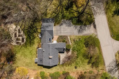 9 Oak Drive Hampton Falls NH 03844