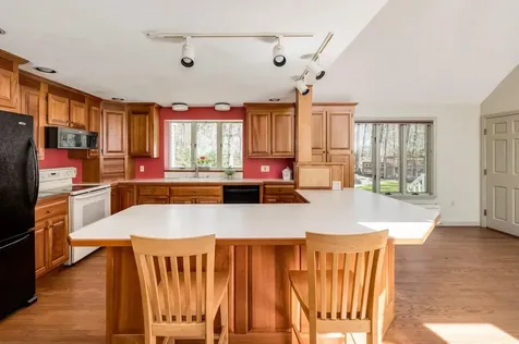 9 Oak Drive Hampton Falls NH 03844