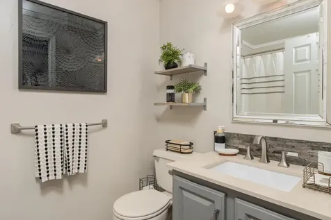 14 Settlers Lane Derry NH 03038