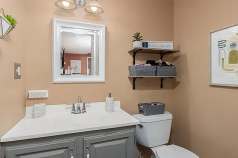 14 Settlers Lane Derry NH 03038