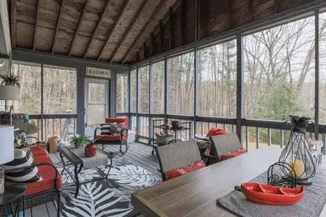 14 Settlers Lane Derry NH 03038