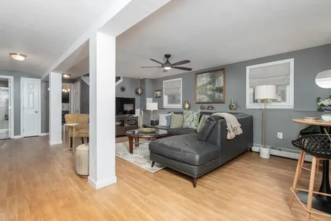 14 Settlers Lane Derry NH 03038