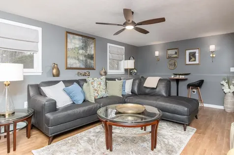 14 Settlers Lane Derry NH 03038