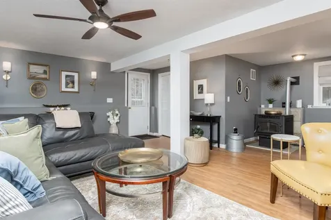 14 Settlers Lane Derry NH 03038