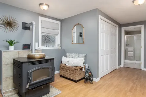 14 Settlers Lane Derry NH 03038