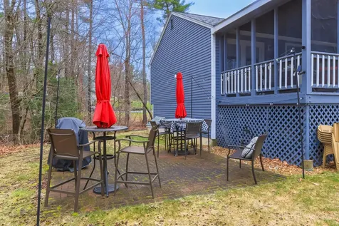 14 Settlers Lane Derry NH 03038