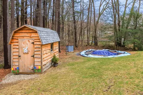 14 Settlers Lane Derry NH 03038