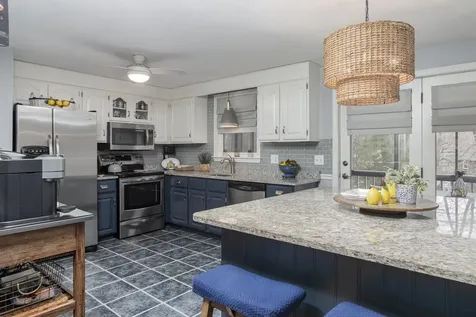 14 Settlers Lane Derry NH 03038