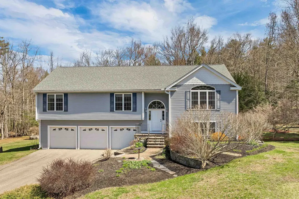 51 Winnipesaukee Drive Wolfeboro NH 03894