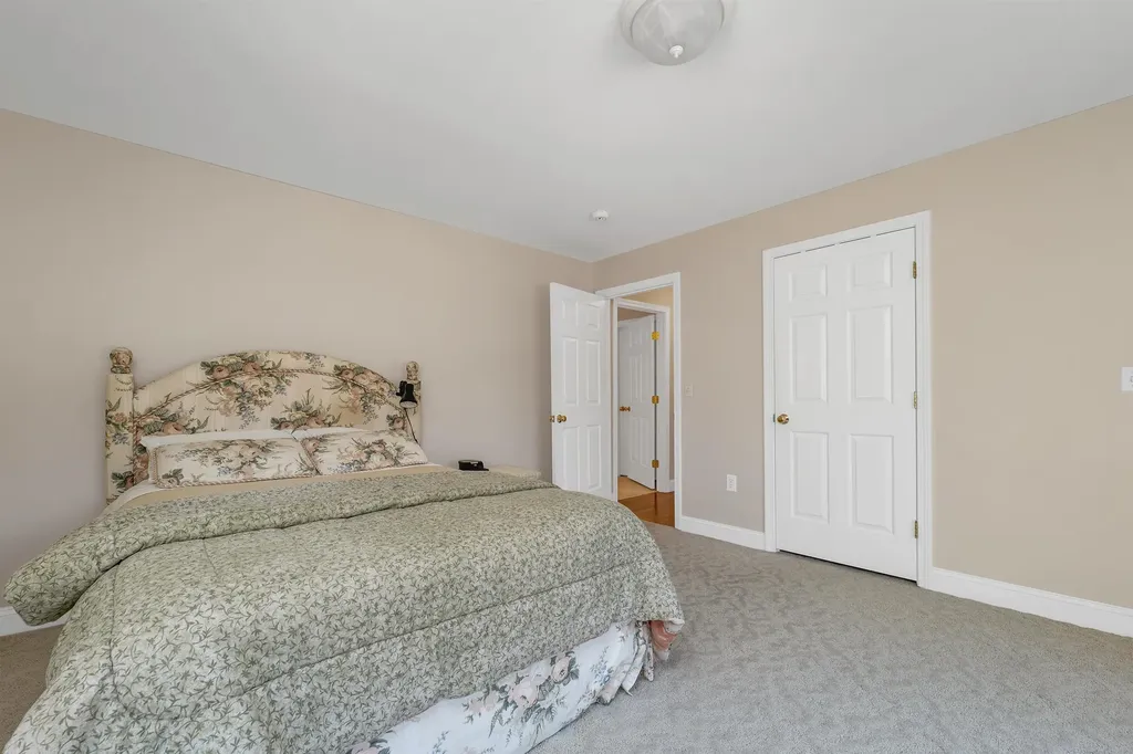 51 Winnipesaukee Drive Wolfeboro NH 03894