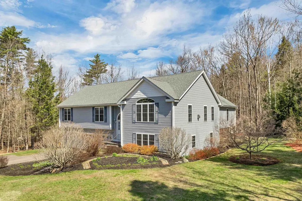 51 Winnipesaukee Drive Wolfeboro NH 03894