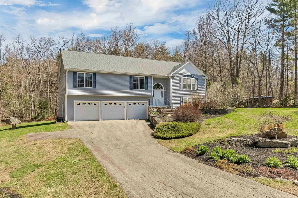 51 Winnipesaukee Drive Wolfeboro NH 03894