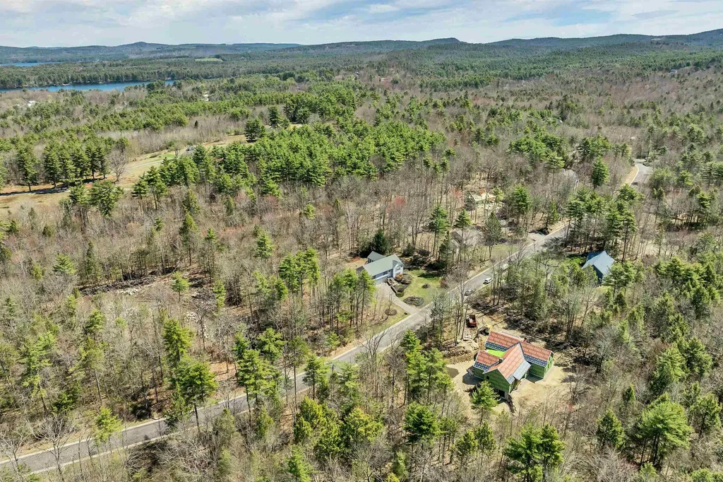 51 Winnipesaukee Drive Wolfeboro NH 03894