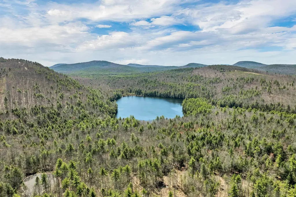 51 Winnipesaukee Drive Wolfeboro NH 03894