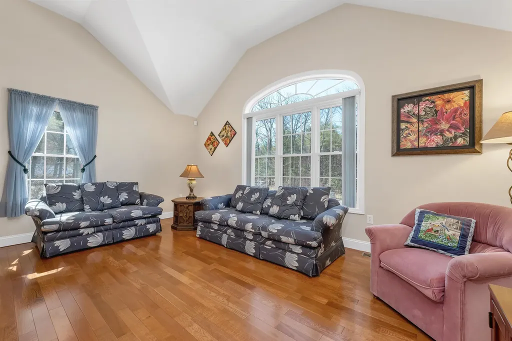 51 Winnipesaukee Drive Wolfeboro NH 03894