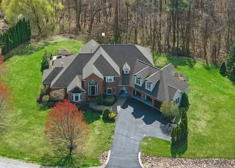 7 Champagne Terrace Bedford NH 03110