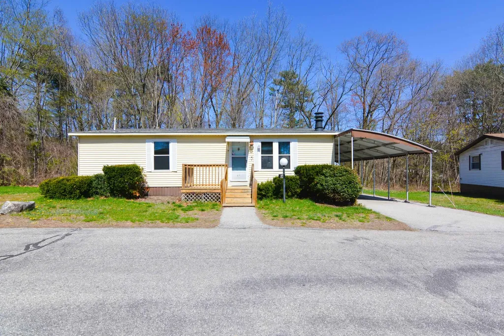 45 Rachael Circle Goffstown NH 03045