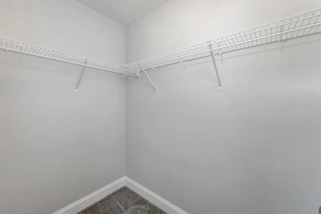 59 Clover Lane Londonderry NH 03053