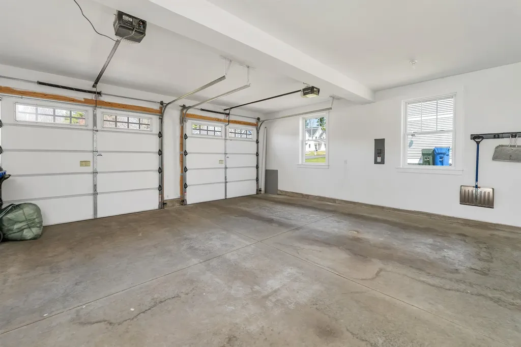 59 Clover Lane Londonderry NH 03053