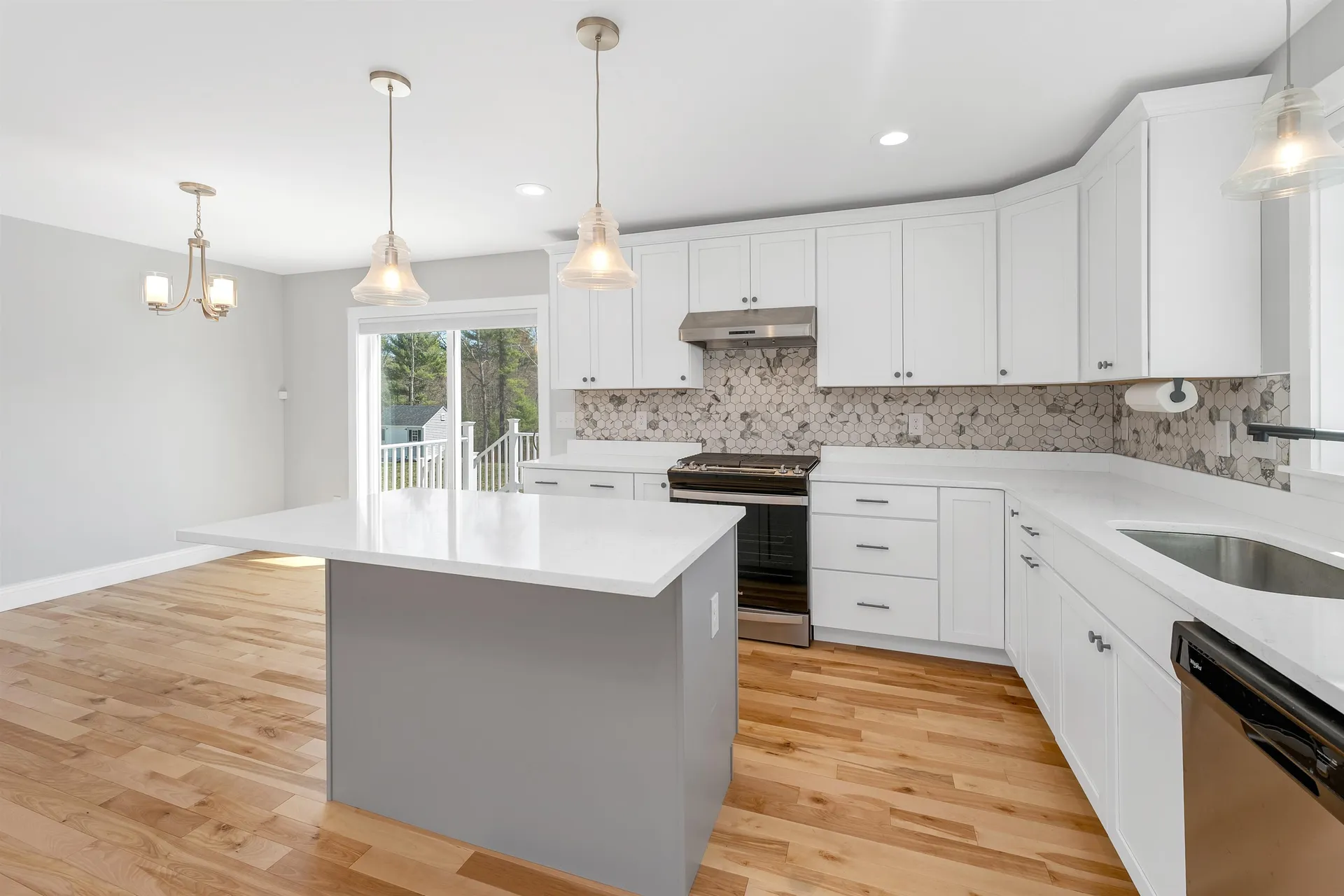 59 Clover Lane Londonderry NH 03053