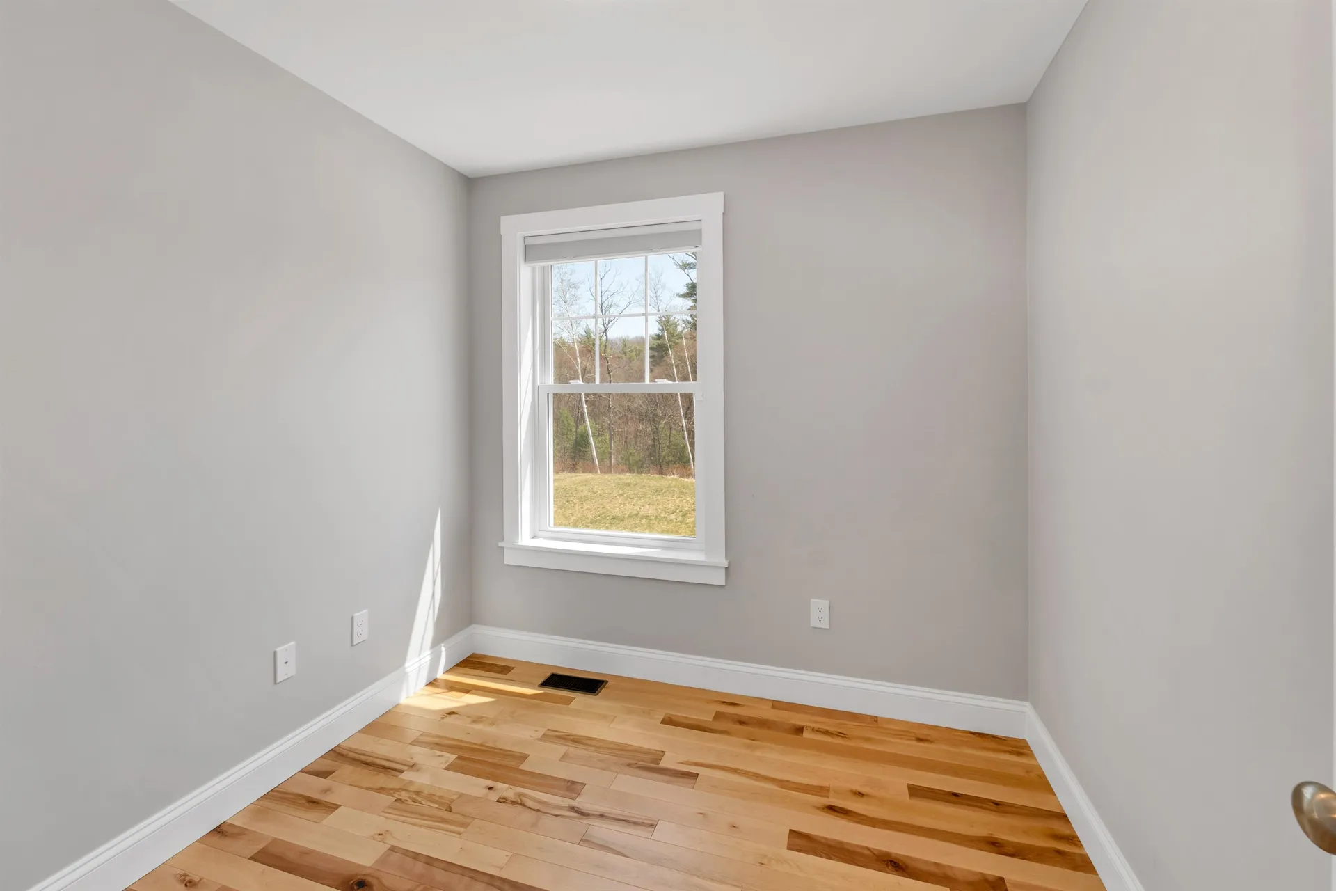 59 Clover Lane Londonderry NH 03053