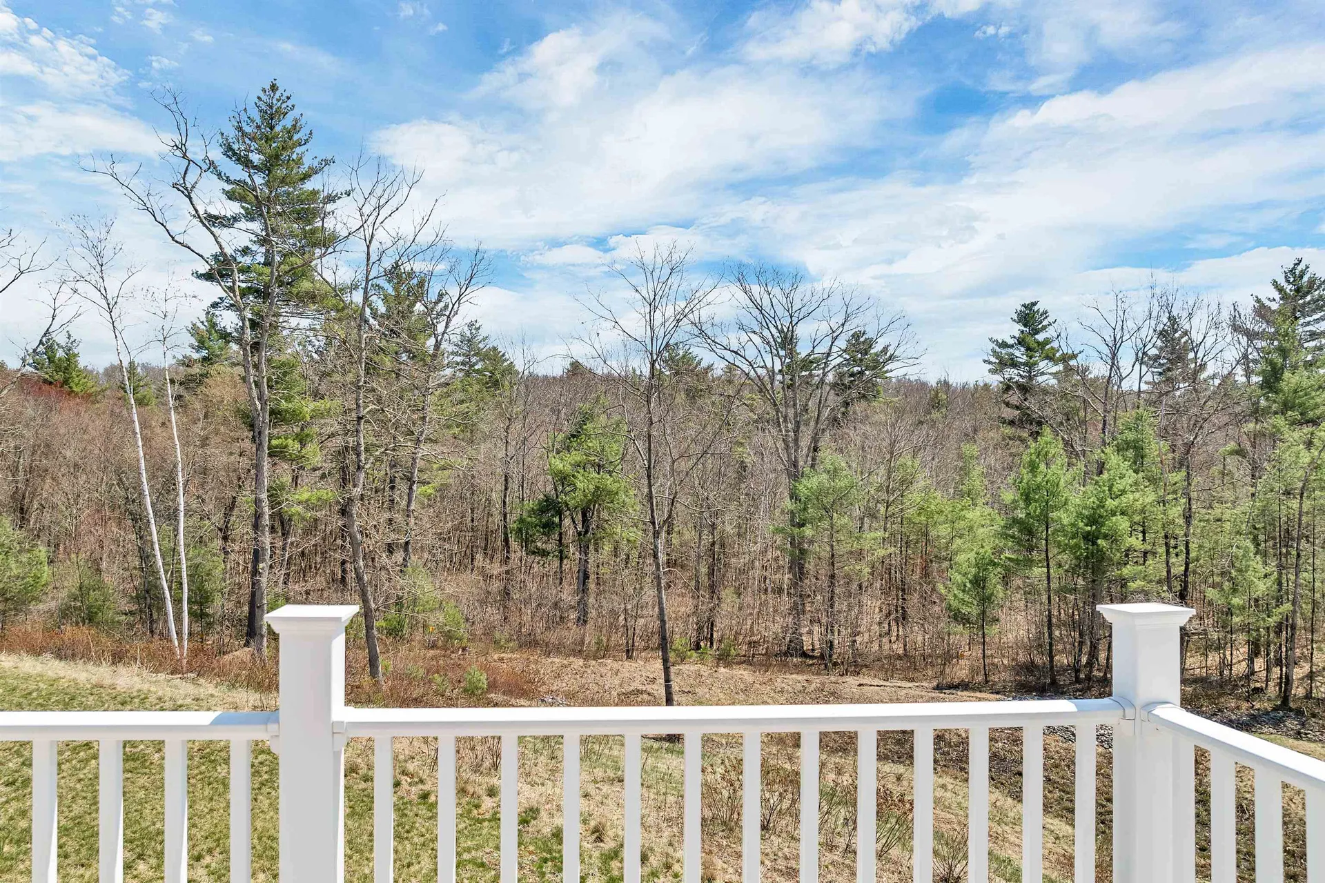 59 Clover Lane Londonderry NH 03053