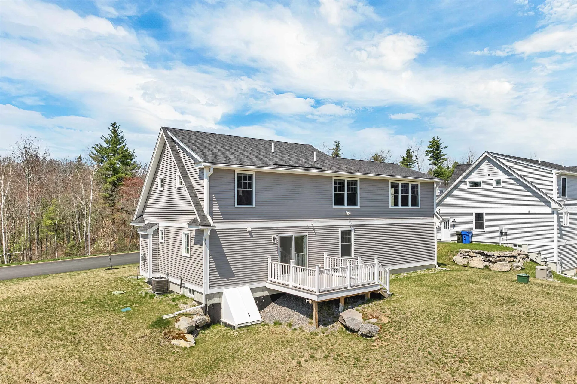 59 Clover Lane Londonderry NH 03053