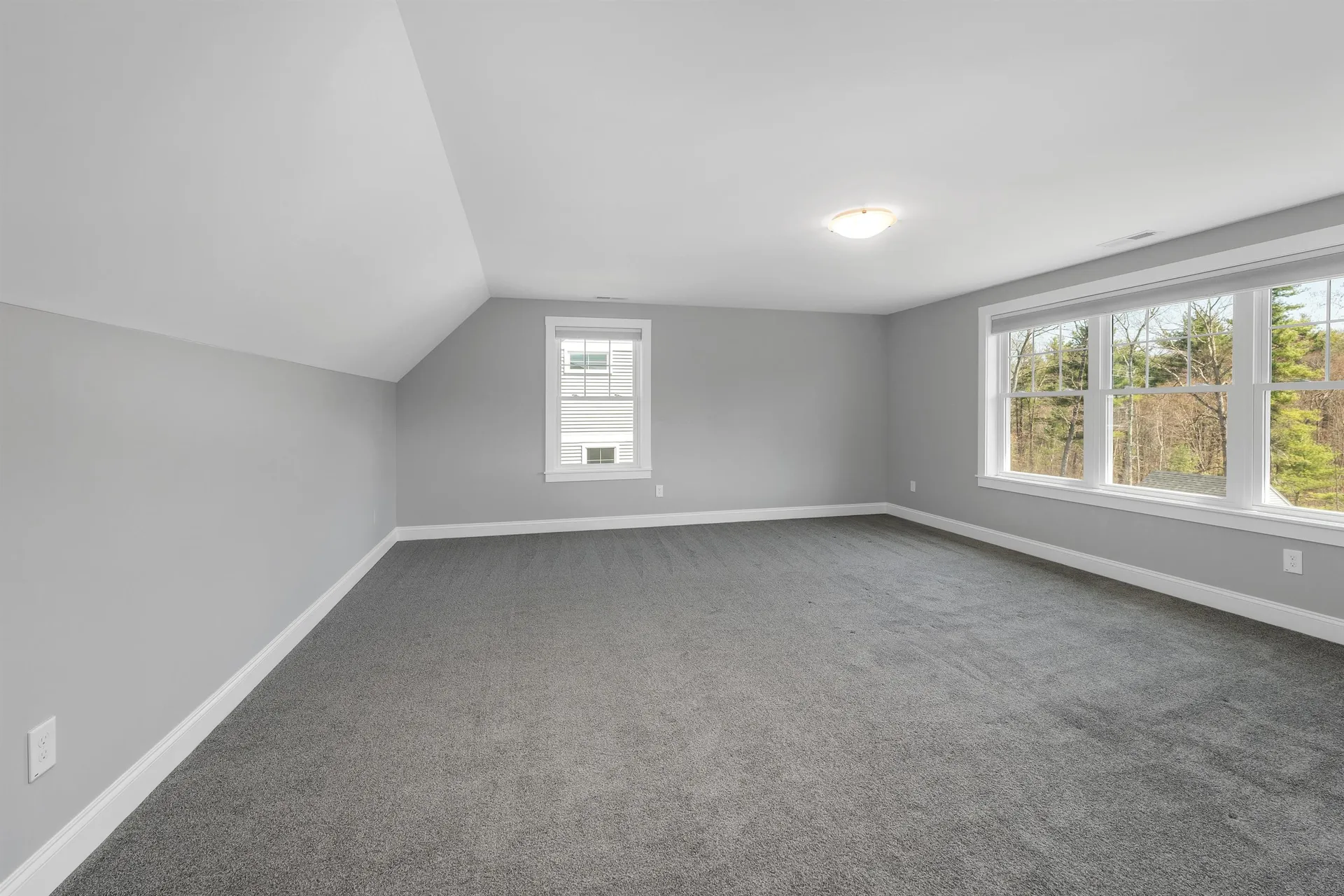 59 Clover Lane Londonderry NH 03053