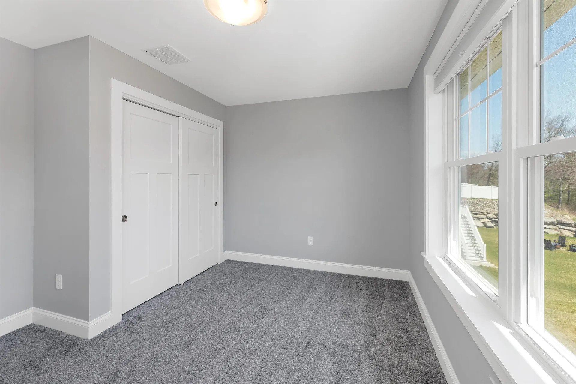 59 Clover Lane Londonderry NH 03053